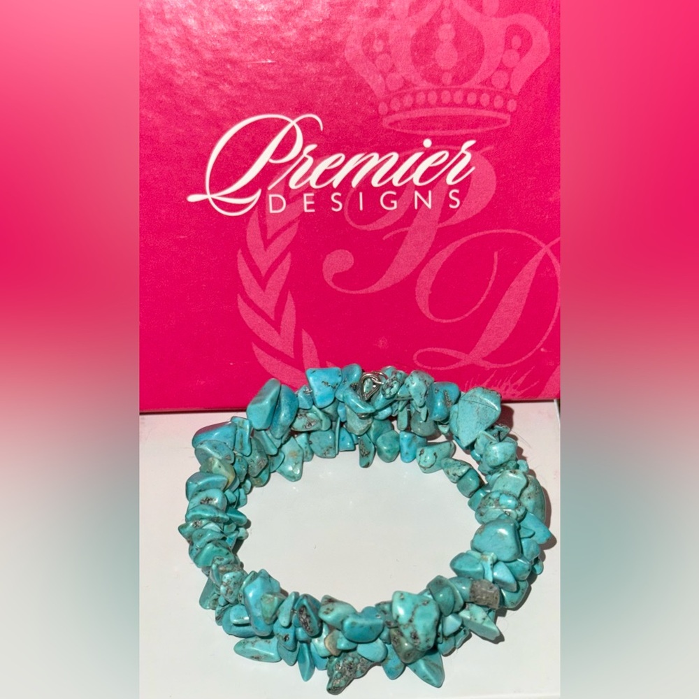 Memory Wire Turquoise Bracelet NEW IN BOX Premier Designs Semi Precious Stones